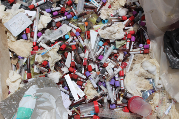 Scandale sanitaire et écologique à Dakar : Du sang contaminé jeté dans une décharge sauvage Scandale sanitaire et écologique à Dakar : Du sang contaminé jeté dans une décharge sauvage