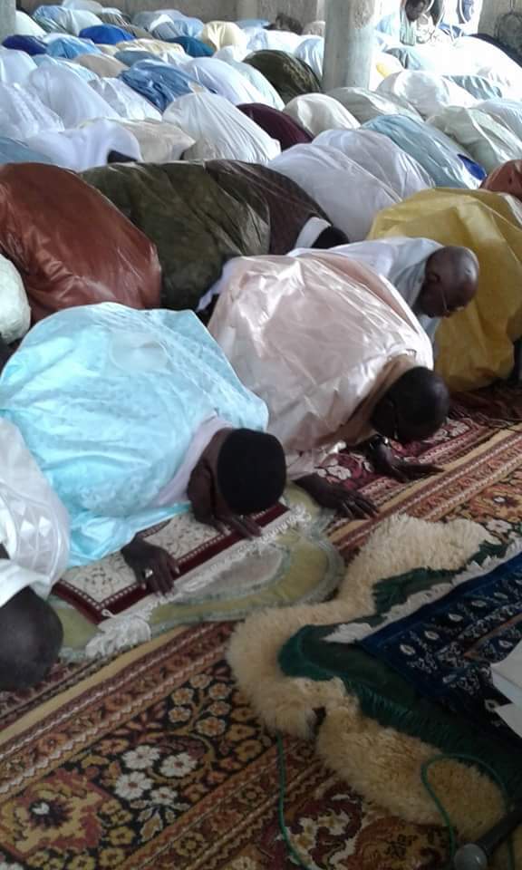Les images de la célébration de l’Aid El Fitr à la grande mosquée de Touba en présence du Khalif général des Mourides Les images de la célébration de l’Aid El Fitr à la grande mosquée de Touba en présence du Khalif général des Mourides