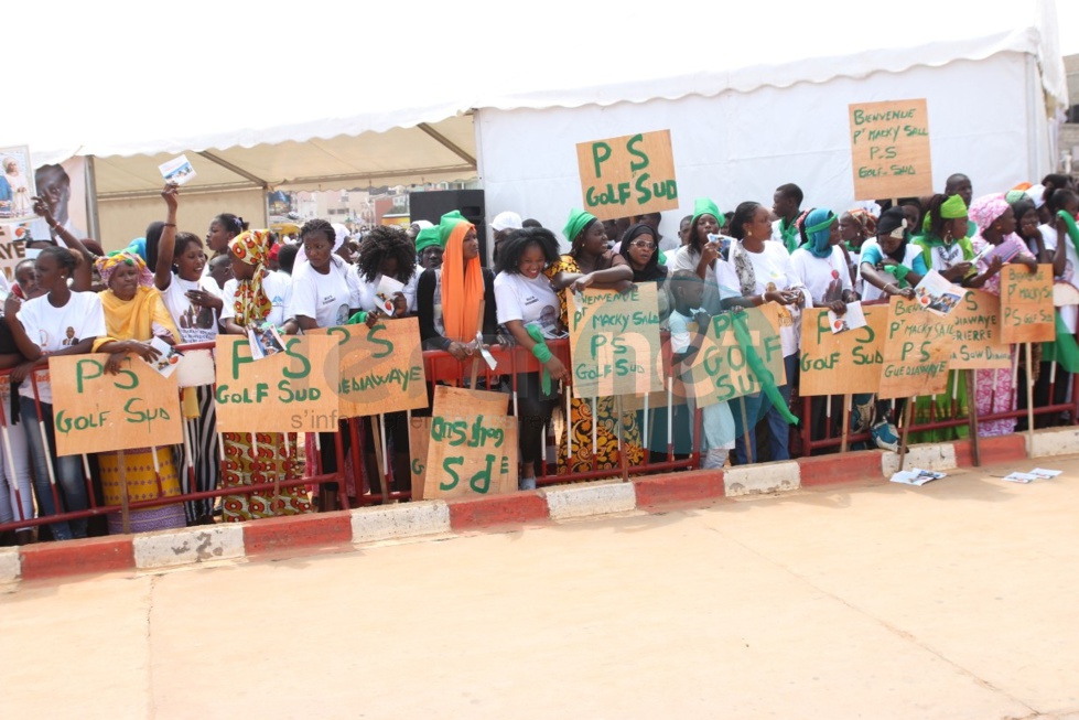 En images la visite du chef de l'Etat à l'hôpital Dalal Diam de Guédiawaye En images la visite du chef de l'Etat à l'hôpital Dalal Diam de Guédiawaye