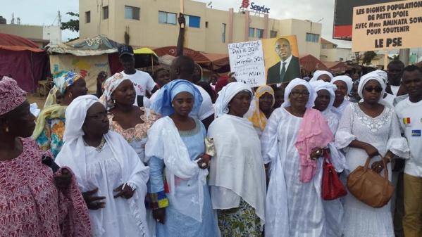 Accueil de Macky Sall à la Patte d’Oie - Aminata Sow du FNCF en première ligne quand la presse n’en a que pour El Pistolero