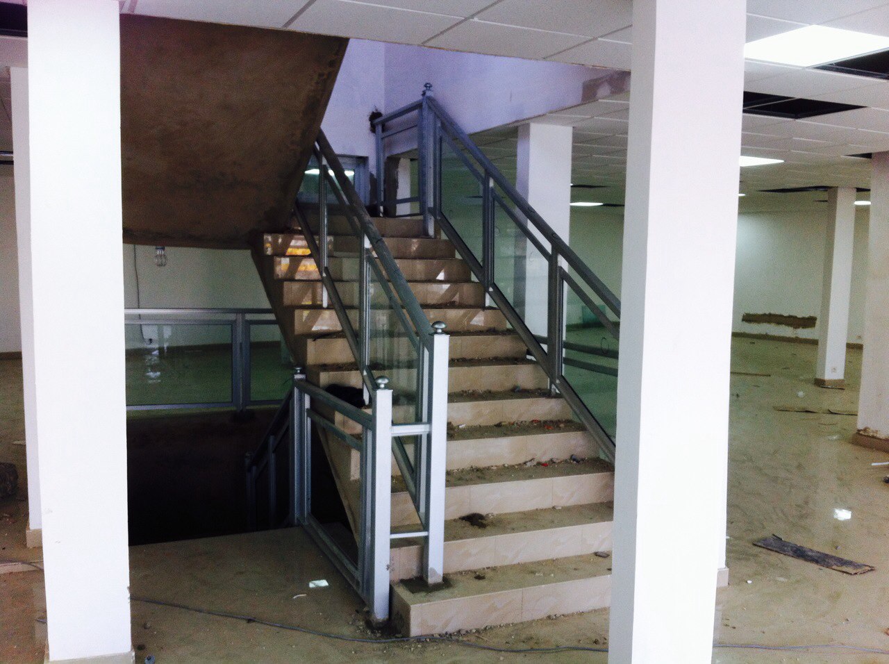 Incroyable, mais vrai : Regardez ce qu'un Sénégalais fait avec l'aluminium européen Incroyable, mais vrai : Regardez ce qu'un Sénégalais fait avec l'aluminium européen