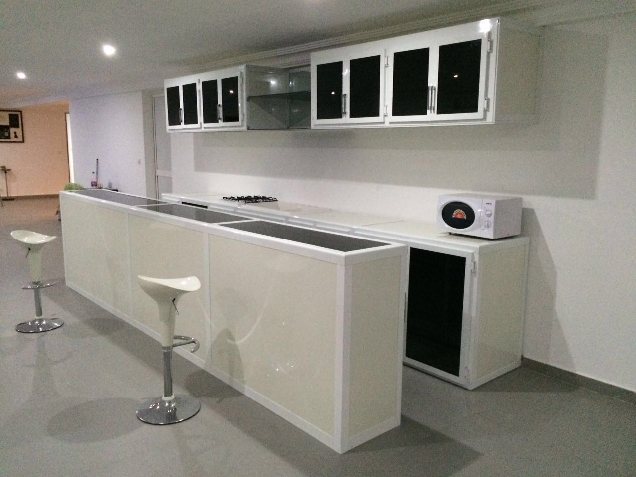 Incroyable, mais vrai : Regardez ce qu'un Sénégalais fait avec l'aluminium européen Incroyable, mais vrai : Regardez ce qu'un Sénégalais fait avec l'aluminium européen