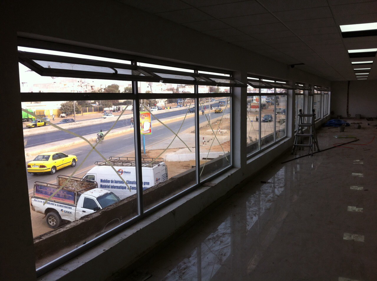 Incroyable, mais vrai : Regardez ce qu'un Sénégalais fait avec l'aluminium européen Incroyable, mais vrai : Regardez ce qu'un Sénégalais fait avec l'aluminium européen