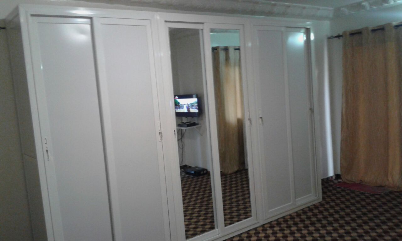 Incroyable, mais vrai : Regardez ce qu'un Sénégalais fait avec l'aluminium européen Incroyable, mais vrai : Regardez ce qu'un Sénégalais fait avec l'aluminium européen