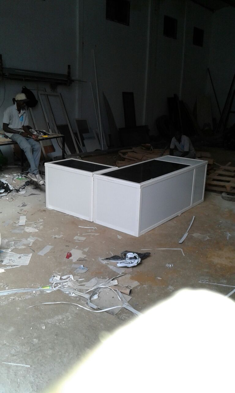 Incroyable, mais vrai : Regardez ce qu'un Sénégalais fait avec l'aluminium européen Incroyable, mais vrai : Regardez ce qu'un Sénégalais fait avec l'aluminium européen