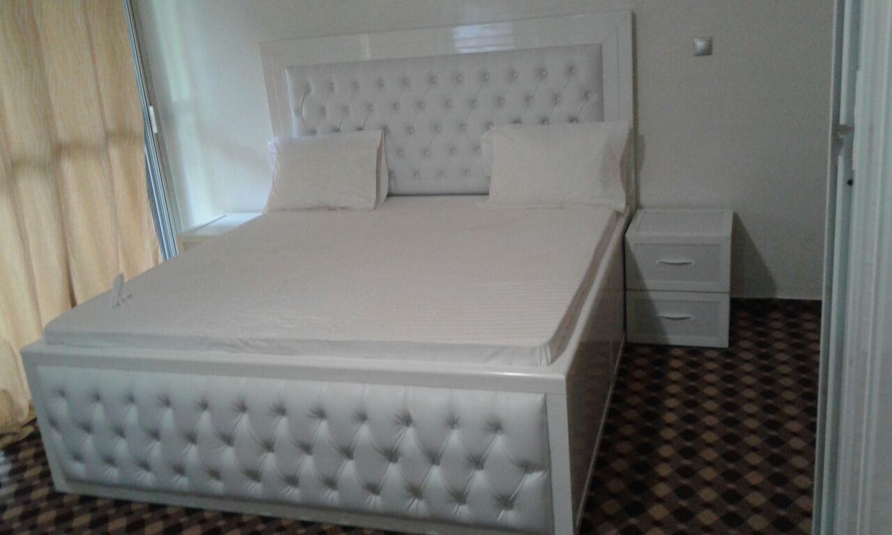 Incroyable, mais vrai : Regardez ce qu'un Sénégalais fait avec l'aluminium européen Incroyable, mais vrai : Regardez ce qu'un Sénégalais fait avec l'aluminium européen