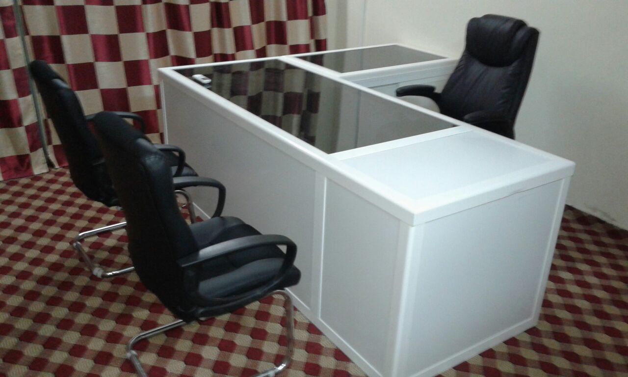 Incroyable, mais vrai : Regardez ce qu'un Sénégalais fait avec l'aluminium européen Incroyable, mais vrai : Regardez ce qu'un Sénégalais fait avec l'aluminium européen