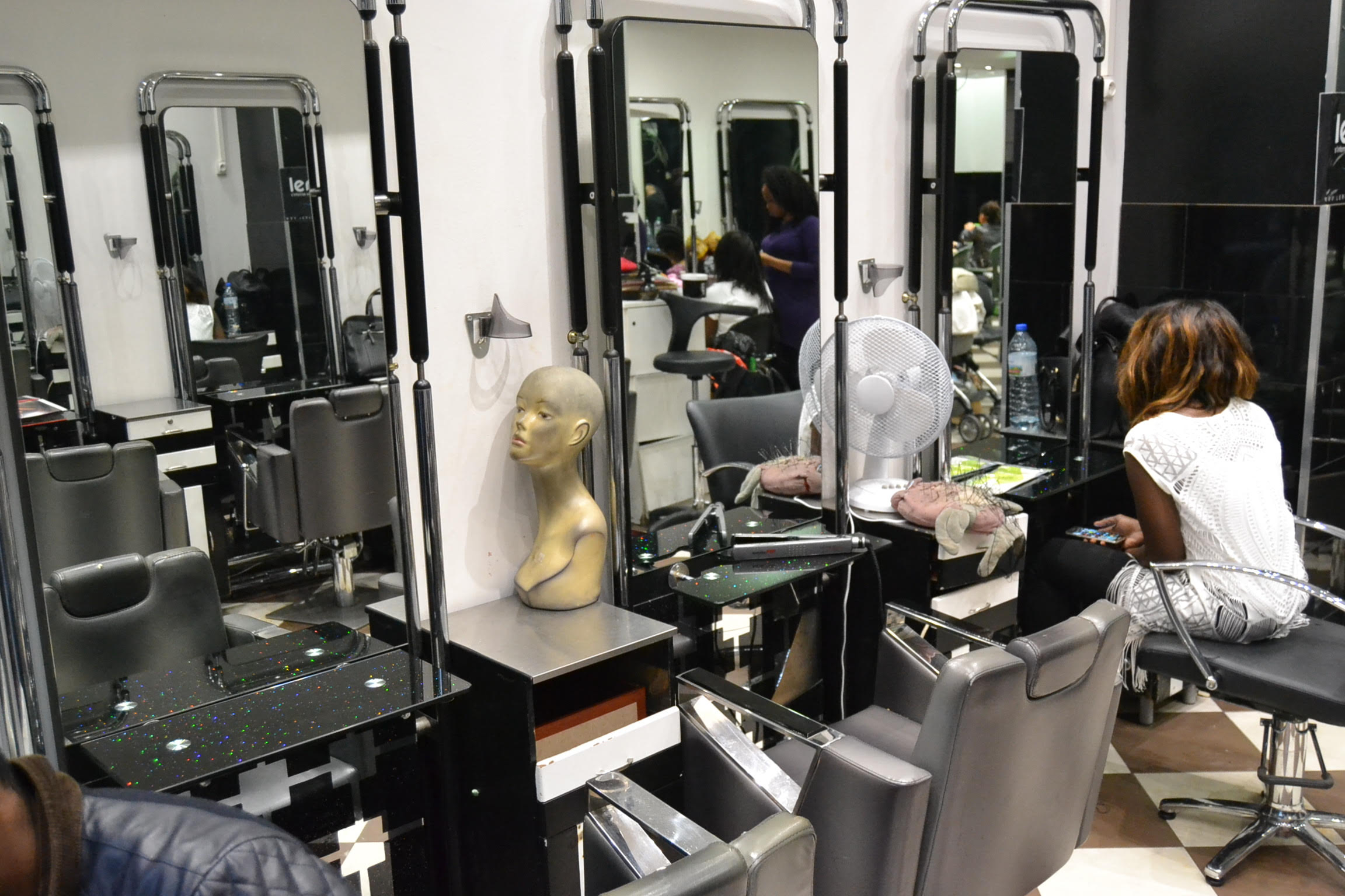 Tacco Affro coiffure : Le salon des stars de Paris Tacco Affro coiffure : Le salon des stars de Paris