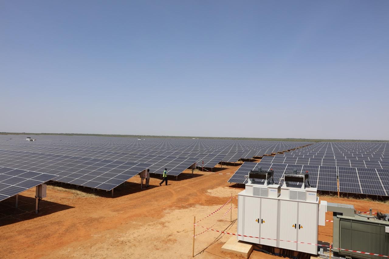 Centrale solaire photovoltaïque de Bokhol : Macky Sall trouve solution à 9000 ménages.