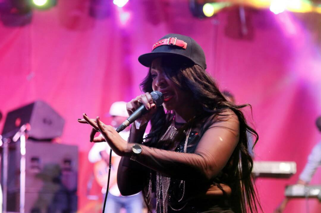 Photos: Viviane Chidid casse la baraque à Kaolack Photos: Viviane Chidid casse la baraque à Kaolack