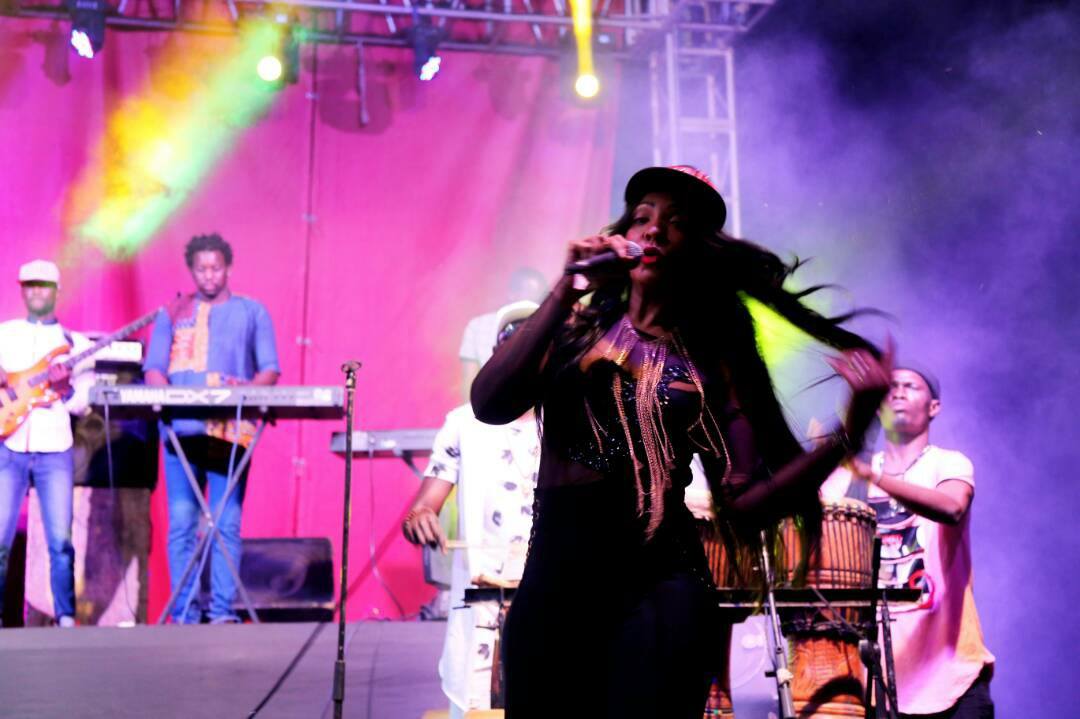 Photos: Viviane Chidid casse la baraque à Kaolack Photos: Viviane Chidid casse la baraque à Kaolack