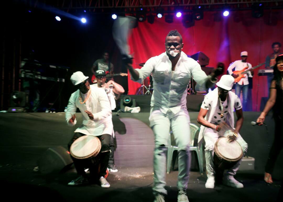 Photos: Viviane Chidid casse la baraque à Kaolack Photos: Viviane Chidid casse la baraque à Kaolack