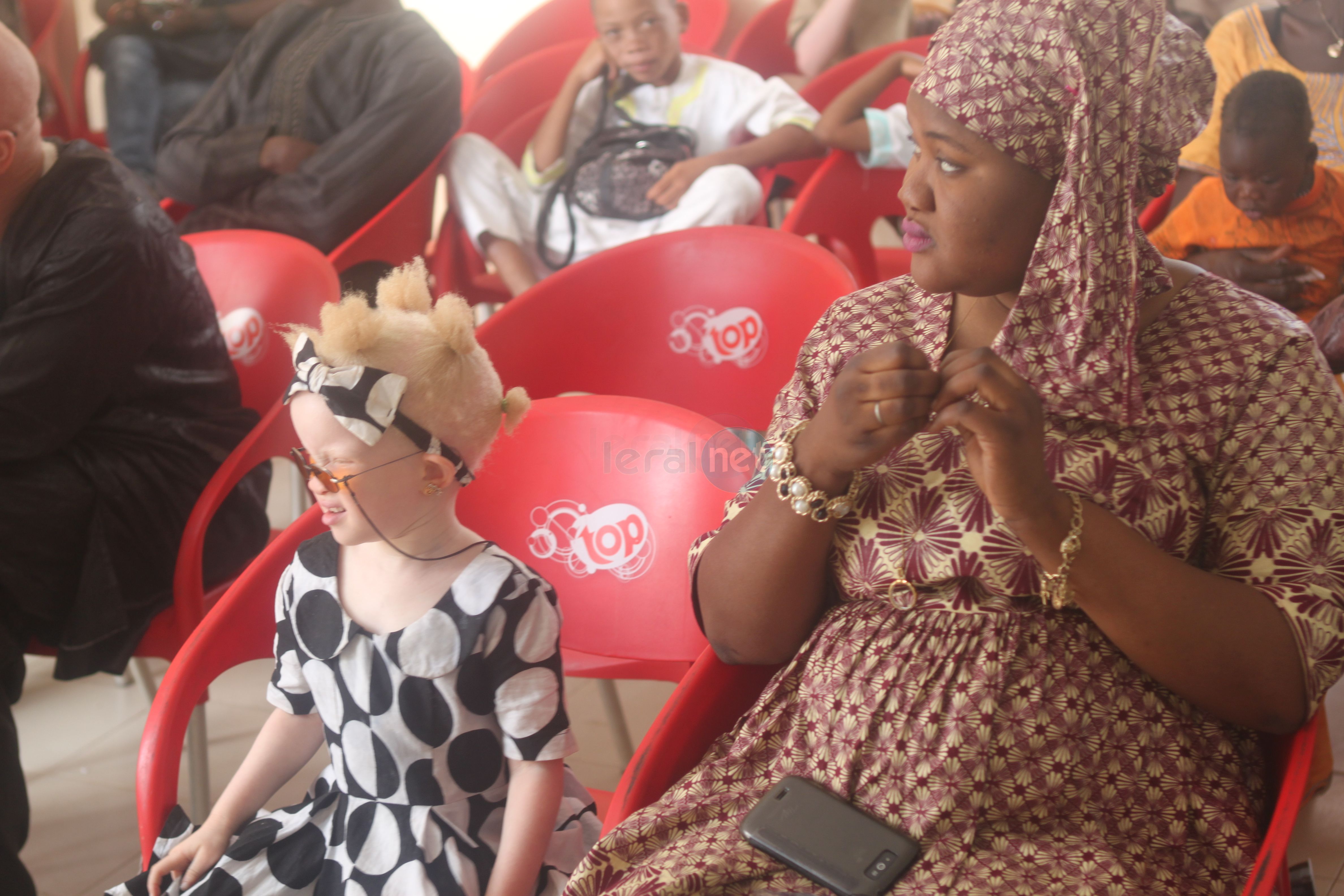 L'association Les Petites Gouttes aux chevet des personnes nécessiteuses L'association Les Petites Gouttes aux chevet des personnes nécessiteuses