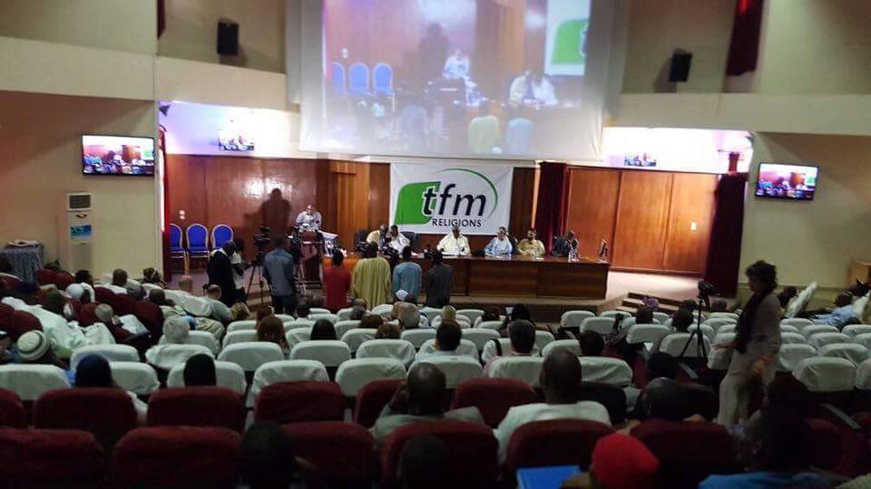 Youssou Ndour très élégant à la cérémonie d'ouverture du festival Salam édition 2017 Youssou Ndour très élégant à la cérémonie d'ouverture du festival Salam édition 2017