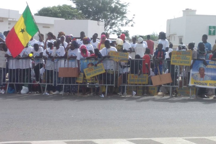 A peine arrivé, Me Wade improvise une marche bleue A peine arrivé, Me Wade improvise une marche bleue