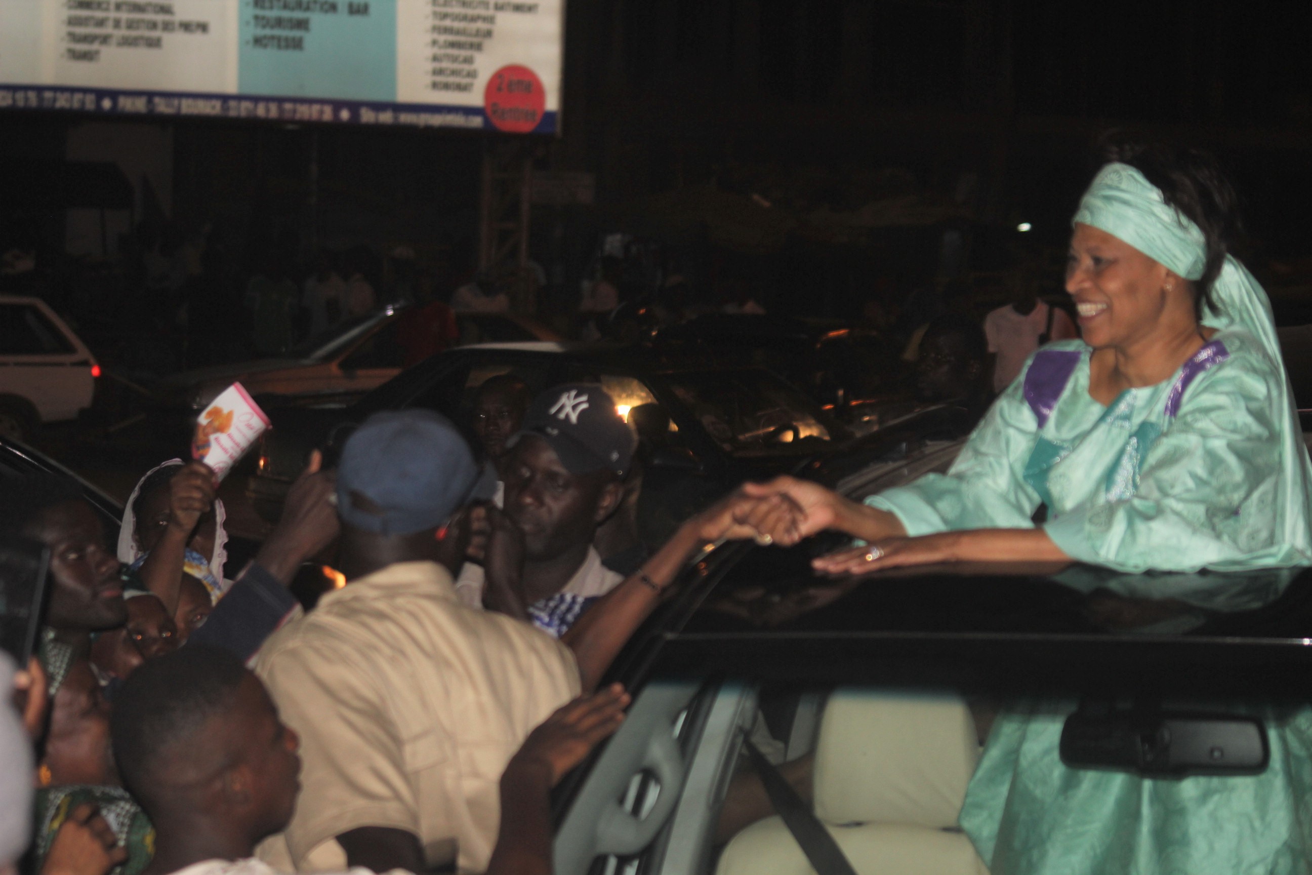 Les images de la deuxième journée de caravane de la coalition " Osez l'avenir" dans la banlieue Les images de la deuxième journée de caravane de la coalition " Osez l'avenir" dans la banlieue