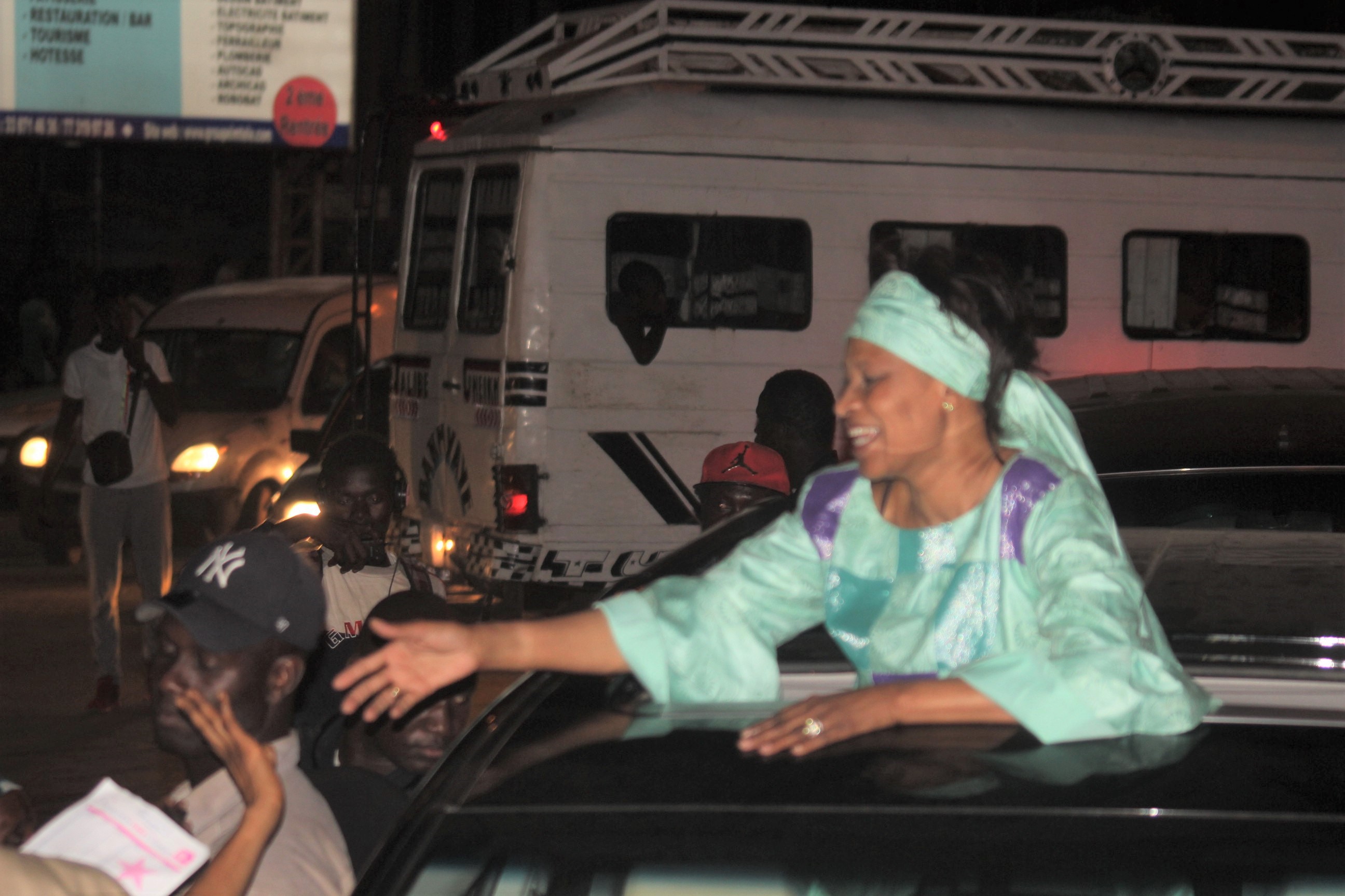 Les images de la deuxième journée de caravane de la coalition " Osez l'avenir" dans la banlieue Les images de la deuxième journée de caravane de la coalition " Osez l'avenir" dans la banlieue