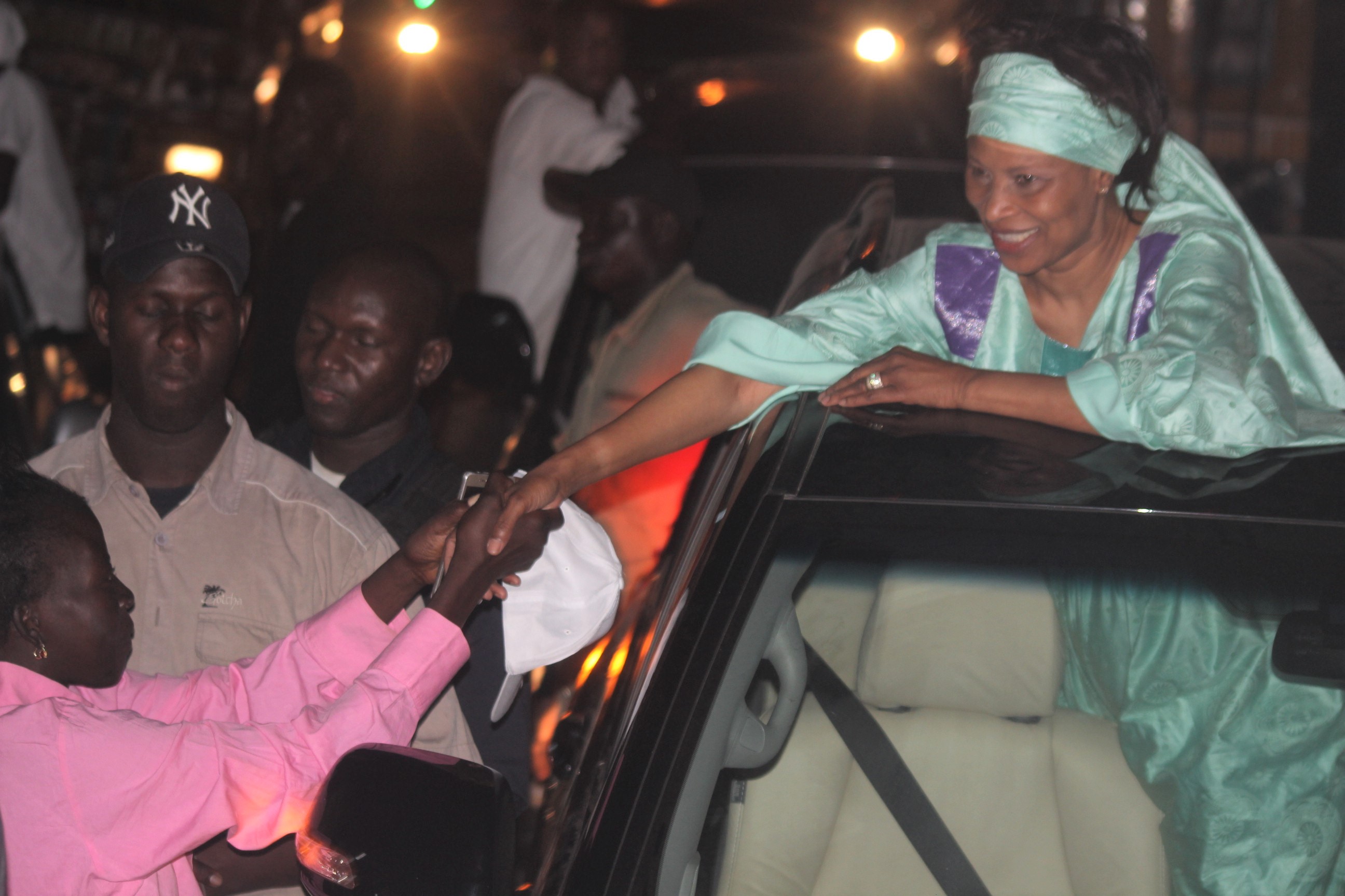 Les images de la deuxième journée de caravane de la coalition " Osez l'avenir" dans la banlieue Les images de la deuxième journée de caravane de la coalition " Osez l'avenir" dans la banlieue
