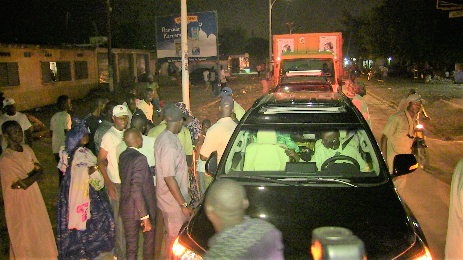 Les images de la deuxième journée de caravane de la coalition " Osez l'avenir" dans la banlieue Les images de la deuxième journée de caravane de la coalition " Osez l'avenir" dans la banlieue