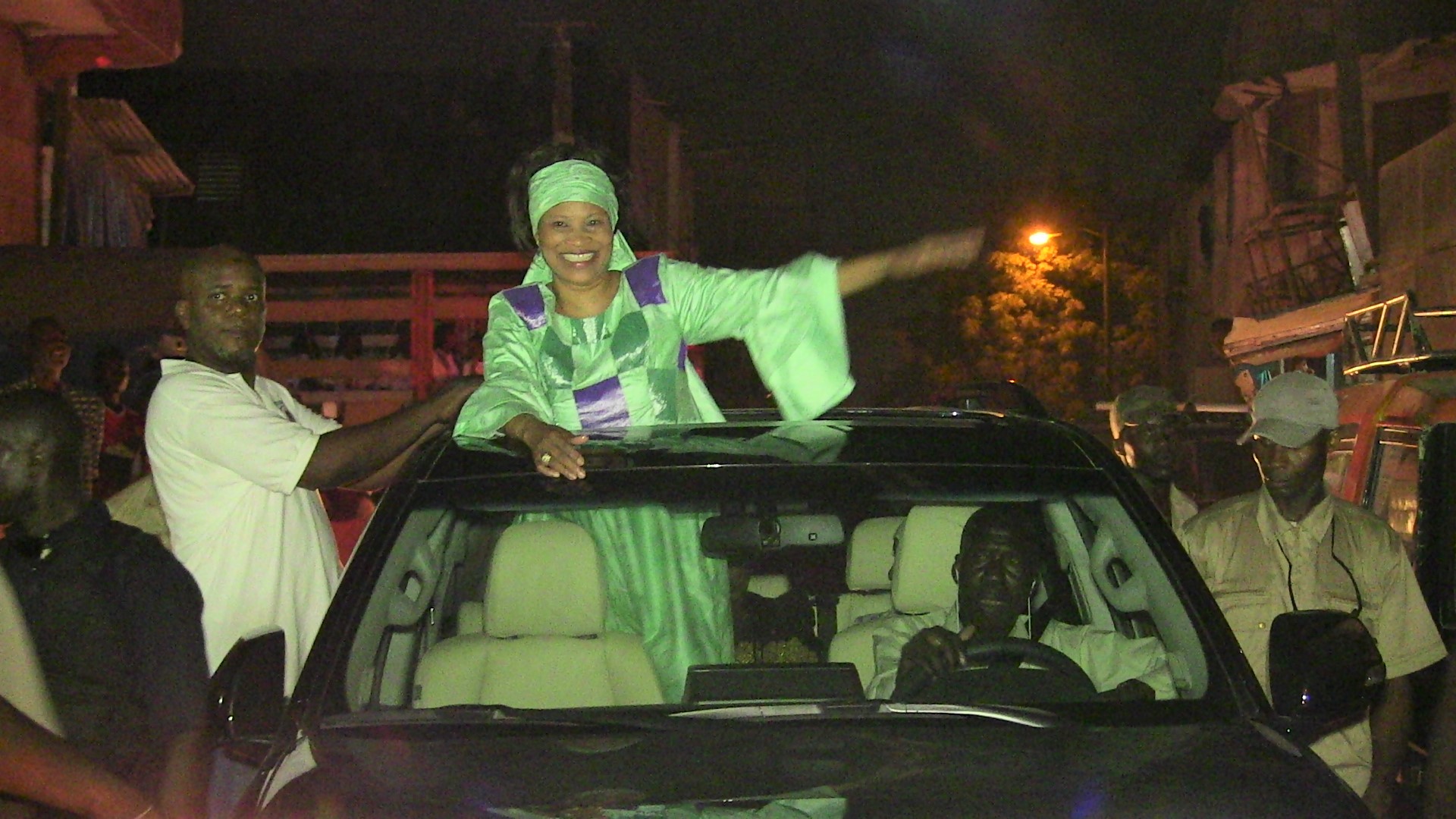 Les images de la deuxième journée de caravane de la coalition " Osez l'avenir" dans la banlieue Les images de la deuxième journée de caravane de la coalition " Osez l'avenir" dans la banlieue