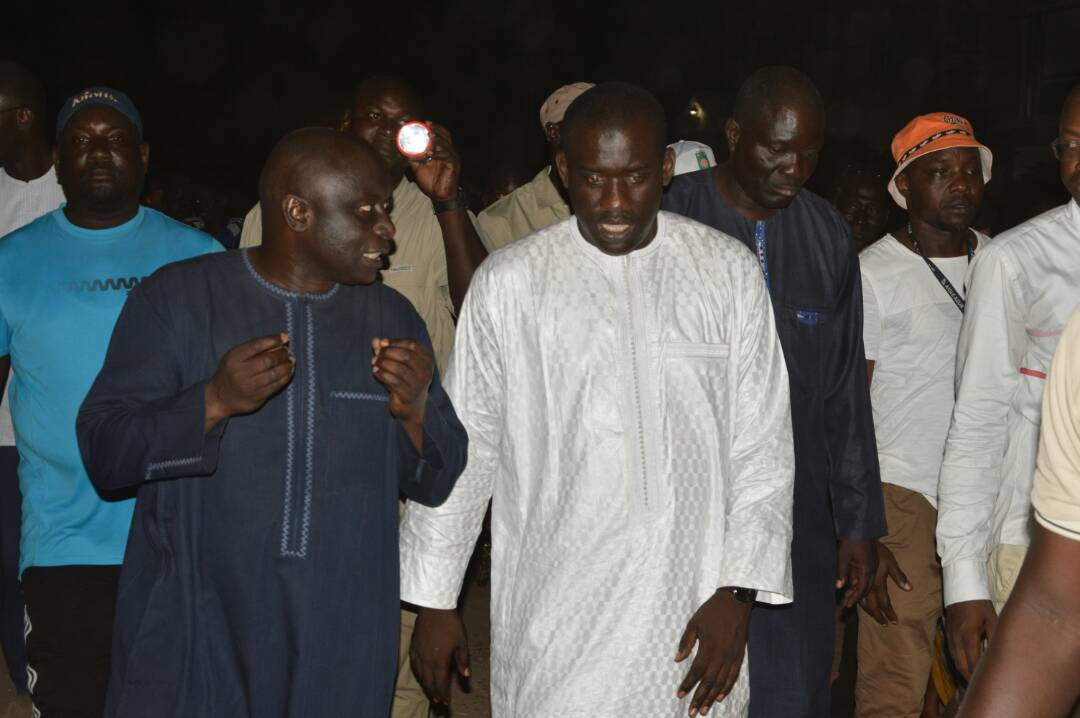 Thiès-Le président du parti Rewmi, Idrissa Seck en communion avec ses militants Thiès-Le président du parti Rewmi, Idrissa Seck en communion avec ses militants