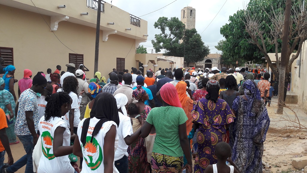 Thiès-Le président du parti Rewmi, Idrissa Seck en communion avec ses militants Thiès-Le président du parti Rewmi, Idrissa Seck en communion avec ses militants