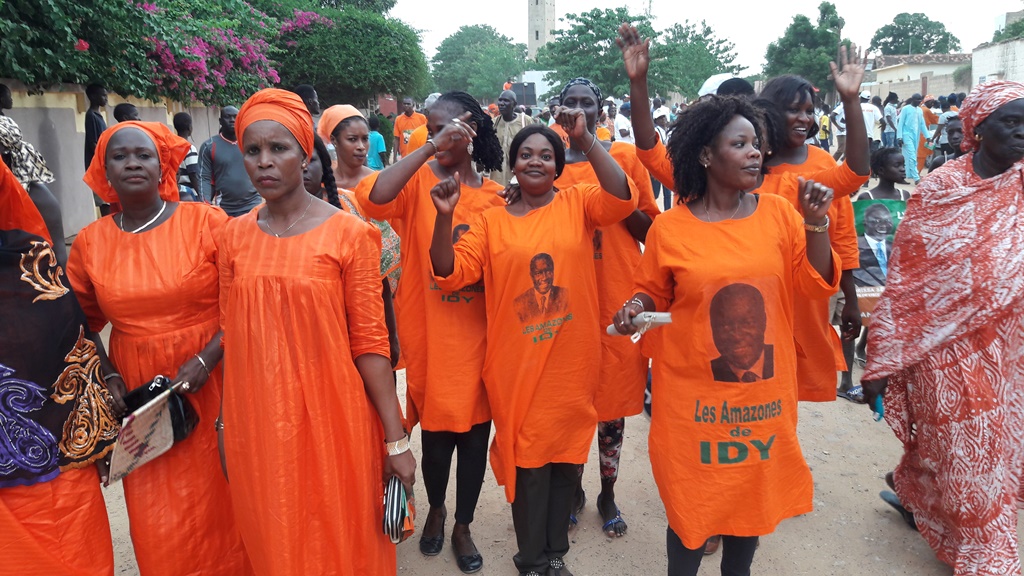 Thiès-Le président du parti Rewmi, Idrissa Seck en communion avec ses militants Thiès-Le président du parti Rewmi, Idrissa Seck en communion avec ses militants