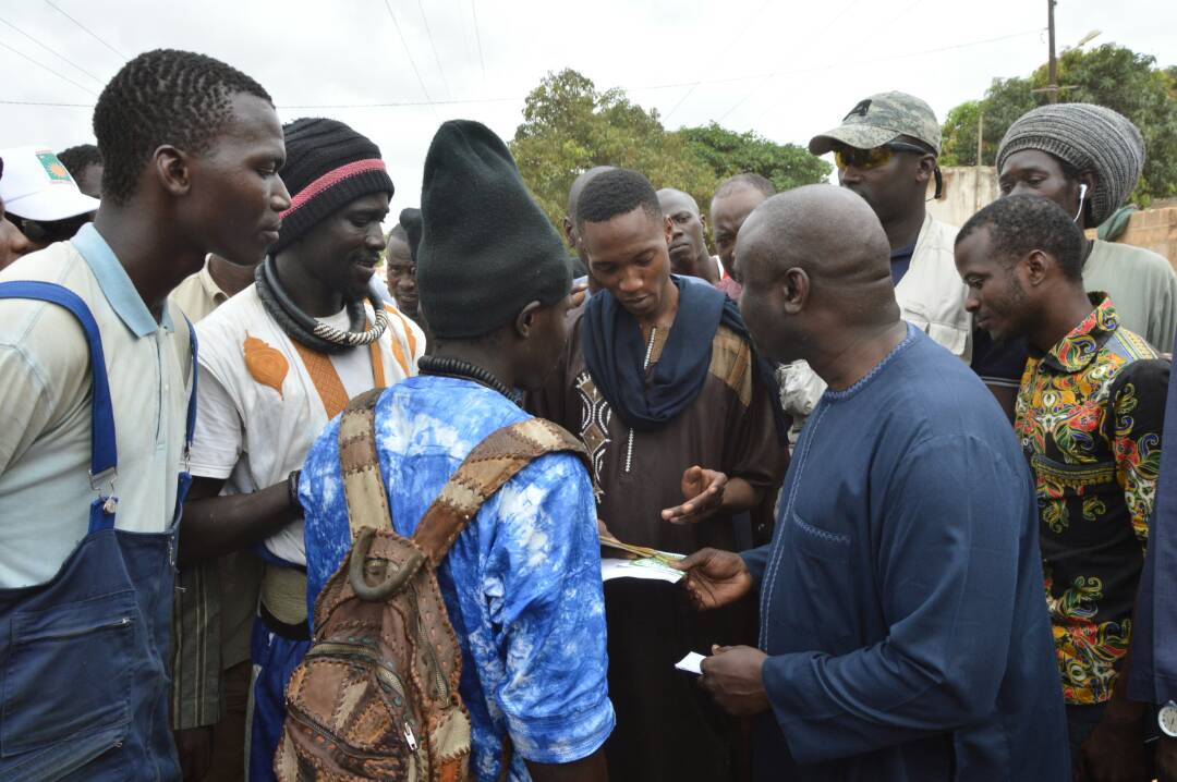 Thiès-Le président du parti Rewmi, Idrissa Seck en communion avec ses militants Thiès-Le président du parti Rewmi, Idrissa Seck en communion avec ses militants