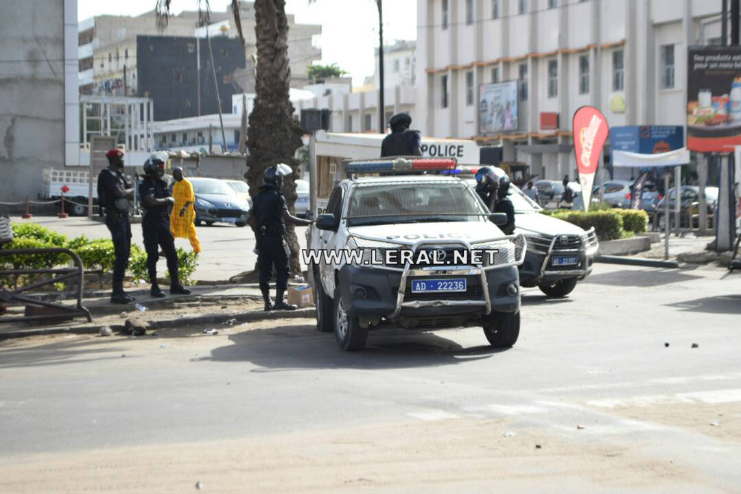 (Photos)  Marche de WADE : Un important dispositif sécuritaire quadrille le centre-ville