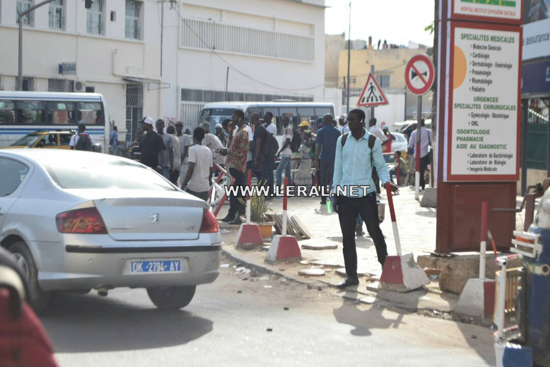 (Photos) Marche de WADE : Un important dispositif sécuritaire quadrille le centre-ville (Photos) Marche de WADE : Un important dispositif sécuritaire quadrille le centre-ville