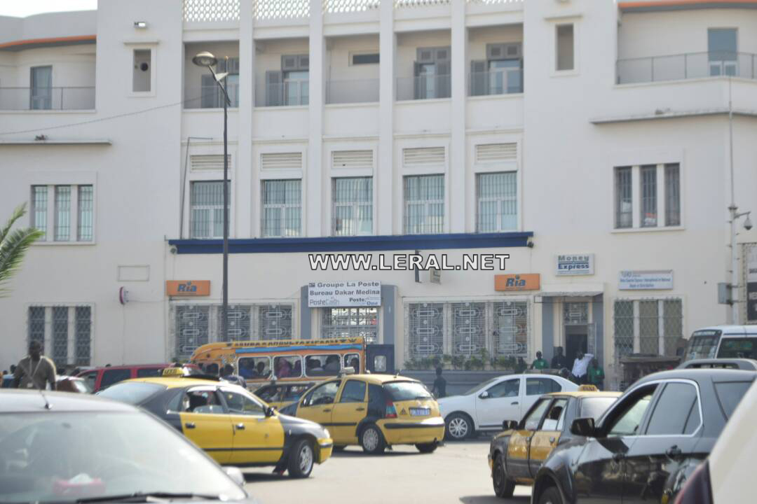 (Photos) Marche de WADE : Un important dispositif sécuritaire quadrille le centre-ville (Photos) Marche de WADE : Un important dispositif sécuritaire quadrille le centre-ville