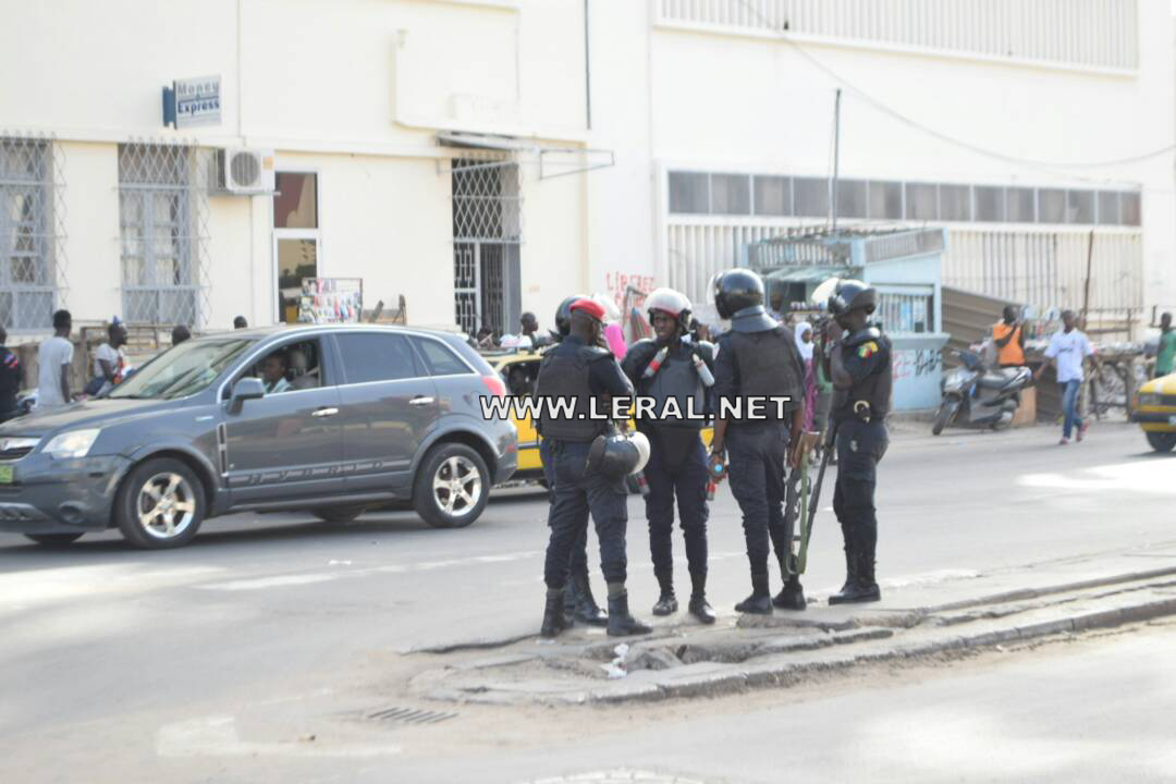 (Photos)  Marche de WADE : Un important dispositif sécuritaire quadrille le centre-ville