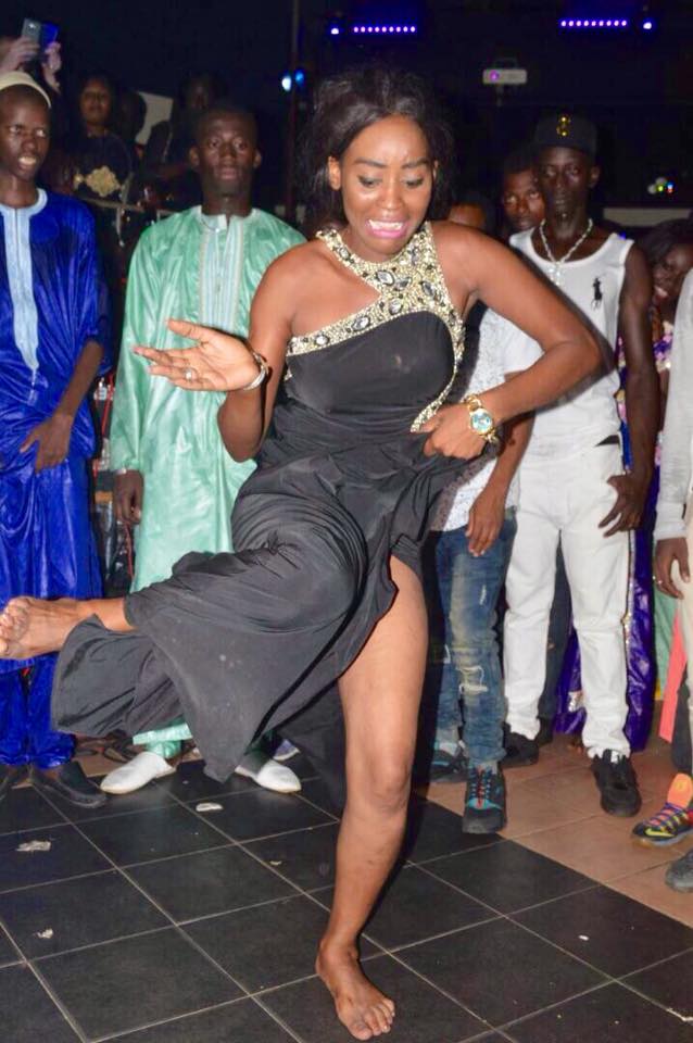 Ils se lâchent grave à la soirée "Ndeweneul Tabaski" de Pape Diouf Ils se lâchent grave à la soirée "Ndeweneul Tabaski" de Pape Diouf