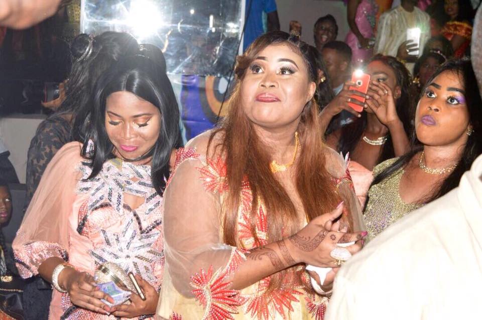 Ils se lâchent grave à la soirée "Ndeweneul Tabaski" de Pape Diouf Ils se lâchent grave à la soirée "Ndeweneul Tabaski" de Pape Diouf