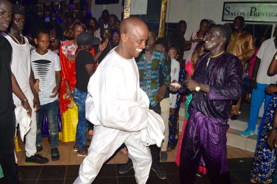 Ils se lâchent grave à la soirée "Ndeweneul Tabaski" de Pape Diouf Ils se lâchent grave à la soirée "Ndeweneul Tabaski" de Pape Diouf