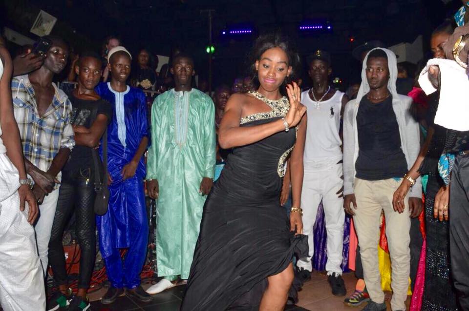 Ils se lâchent grave à la soirée "Ndeweneul Tabaski" de Pape Diouf Ils se lâchent grave à la soirée "Ndeweneul Tabaski" de Pape Diouf