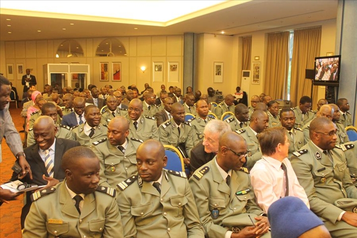 Mafia d’entreprises sénégalaises : Des éléments de la Douane complices des pilleurs de l’économie nationale Mafia d’entreprises sénégalaises : Des éléments de la Douane complices des pilleurs de l’économie nationale