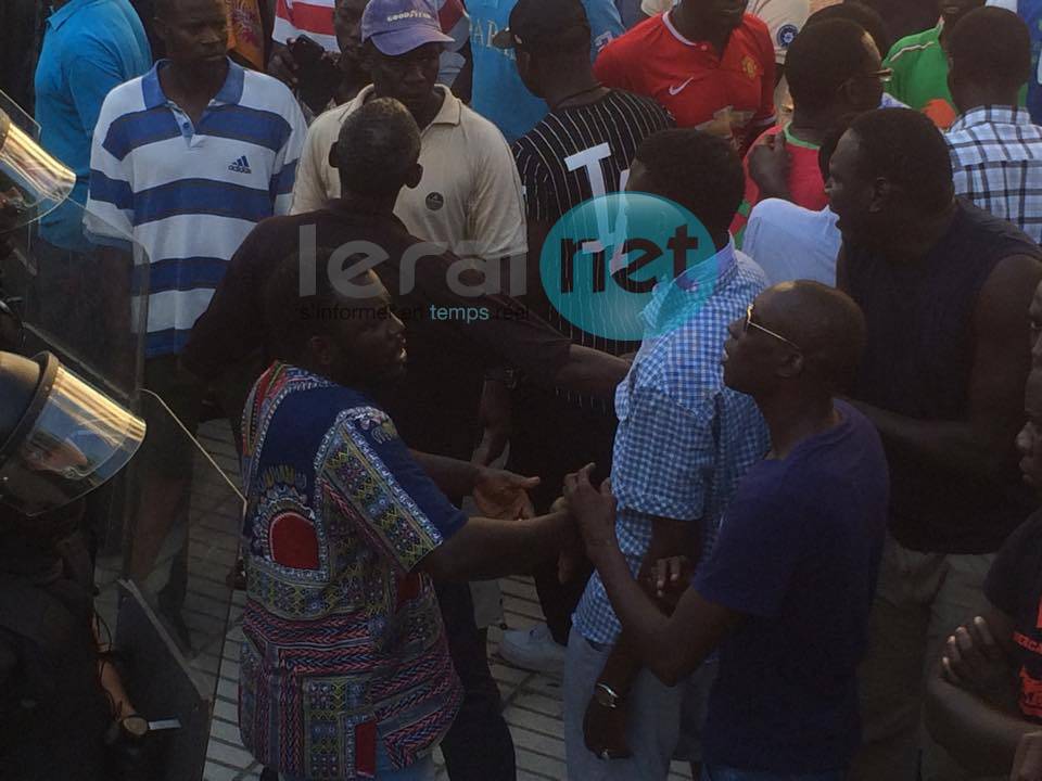 20 photos + 2 vidéos - "Assassinat" de leur compatriote à Saragosse: Les Sénégalais d'Espagne se rebellent 20 photos + 2 vidéos - "Assassinat" de leur compatriote à Saragosse: Les Sénégalais d'Espagne se rebellent