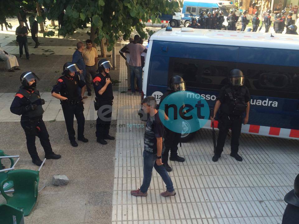 20 photos + 2 vidéos - "Assassinat" de leur compatriote à Saragosse: Les Sénégalais d'Espagne se rebellent 20 photos + 2 vidéos - "Assassinat" de leur compatriote à Saragosse: Les Sénégalais d'Espagne se rebellent
