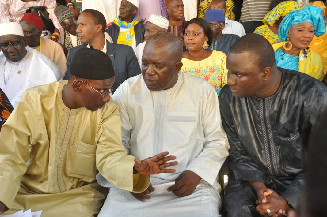 Photos - Face aux "dérives" de Macky Sall: L'opposition durcit le ton 