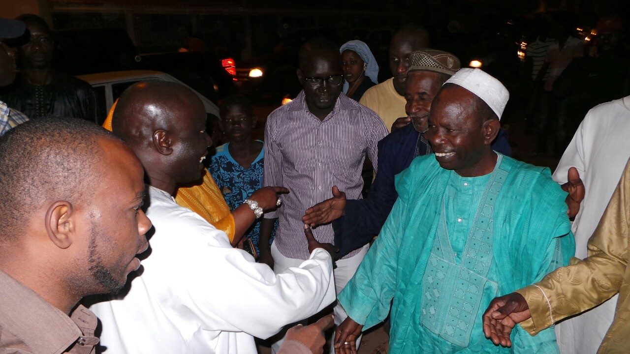 En route pour 2017 : Idrissa Seck investit la banlieue "quartier par quartier, maison par maison, one by one" En route pour 2017 : Idrissa Seck investit la banlieue "quartier par quartier, maison par maison, one by one"