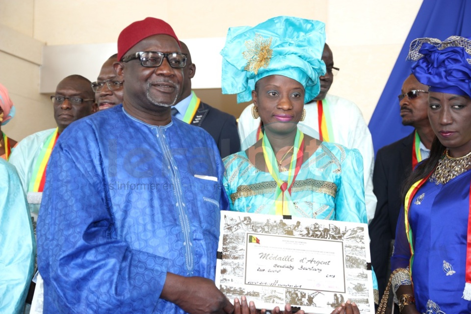 Les images de la cérémonie de remise de médaille de agents du Crédit mutuel du Sénégal