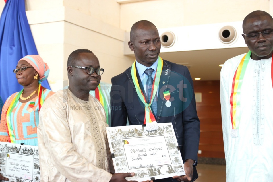 Les images de la cérémonie de remise de médaille de agents du Crédit mutuel du Sénégal