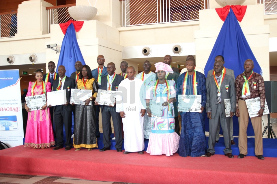 Les images de la cérémonie de remise de médaille de agents du Crédit mutuel du Sénégal