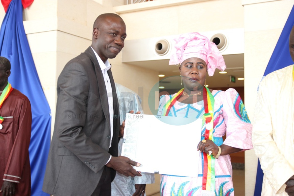 Les images de la cérémonie de remise de médaille de agents du Crédit mutuel du Sénégal