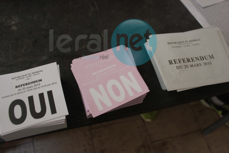 Référendum: Vote des des militaires et paramilitaires à l'école Moustapha Diop ex. école FaidherbeDakar (image) Référendum: Vote des des militaires et paramilitaires à l'école Moustapha Diop ex. école FaidherbeDakar (image)