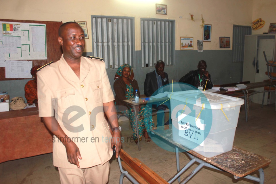 Référendum: Vote des des militaires et paramilitaires à l'école Moustapha Diop ex. école FaidherbeDakar (image) Référendum: Vote des des militaires et paramilitaires à l'école Moustapha Diop ex. école FaidherbeDakar (image)