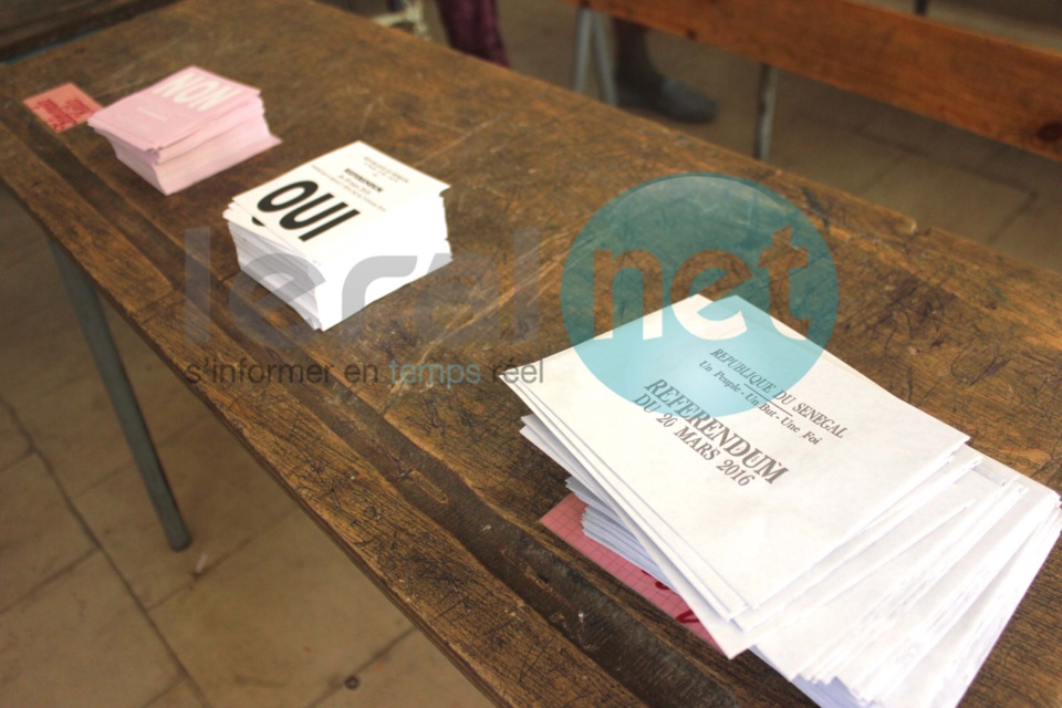 Référendum: Vote des des militaires et paramilitaires à l'école Moustapha Diop ex. école FaidherbeDakar (image) Référendum: Vote des des militaires et paramilitaires à l'école Moustapha Diop ex. école FaidherbeDakar (image)