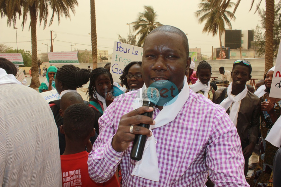 Les images du rassemblement des syndicats, parents d'élèves et élèves pour mettre fin aux grèves dans le système éducatif Les images du rassemblement des syndicats, parents d'élèves et élèves pour mettre fin aux grèves dans le système éducatif