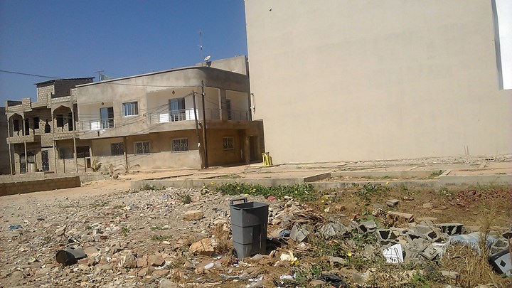 Ouakam - Mamelles derrière la banque BOA  : Le mur de clôture de l'aéroport déplacé et les terrains vendus à 25 millions par... 